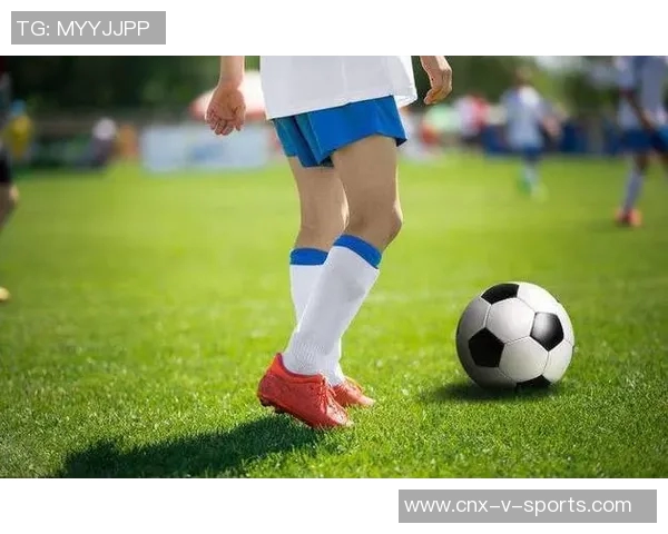 提升足球技能的五大关键训练方法与技巧分享 提升足球技能的五大关键训练方法与技巧分享